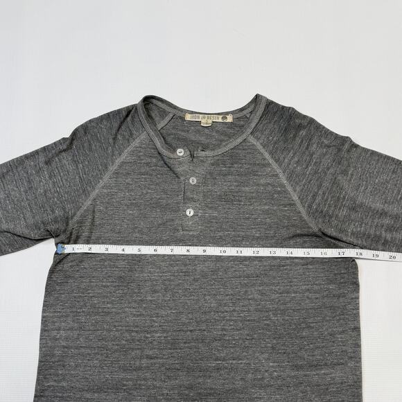 Iron & Resin Shirt Mens Small Heather Gray Henley Raglan 3/4 Sleeve Made USA - Picture 6 of 8